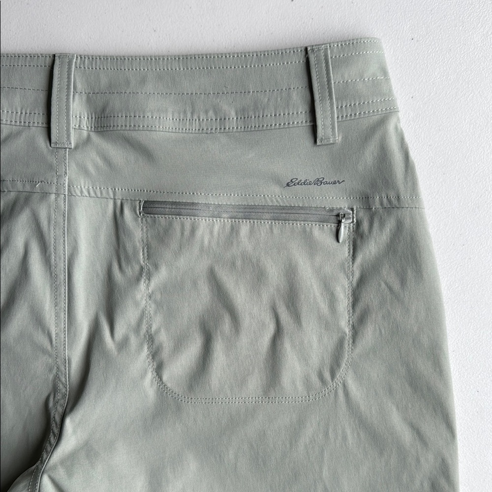 Eddie Bauer Rolled Hem Bermuda Shorts Sage Green Size 12 - Picture 3 of 15
